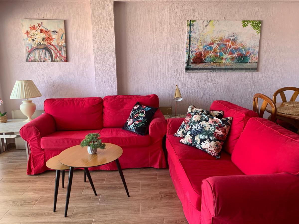 Santa Ana Apartment Les Deveses Екстериор снимка