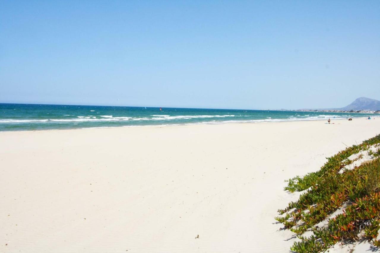 Santa Ana Apartment Les Deveses Екстериор снимка
